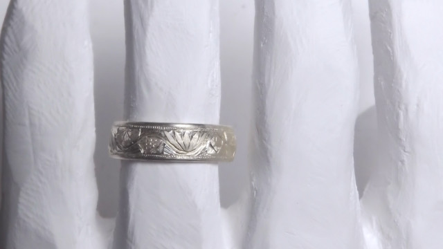 睡蓮の指輪 water lily